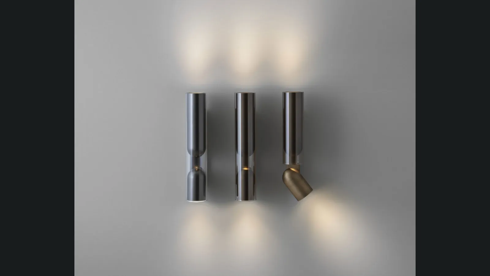 Lampada da parete con struttura interna in metallo e struttura esterna in vetro Clash Applique di Pentalight