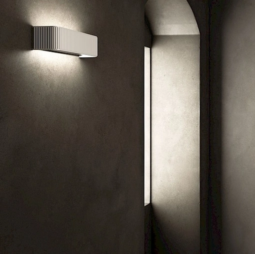 Lampada da parete in alluminio Dresscode di Rotaliana