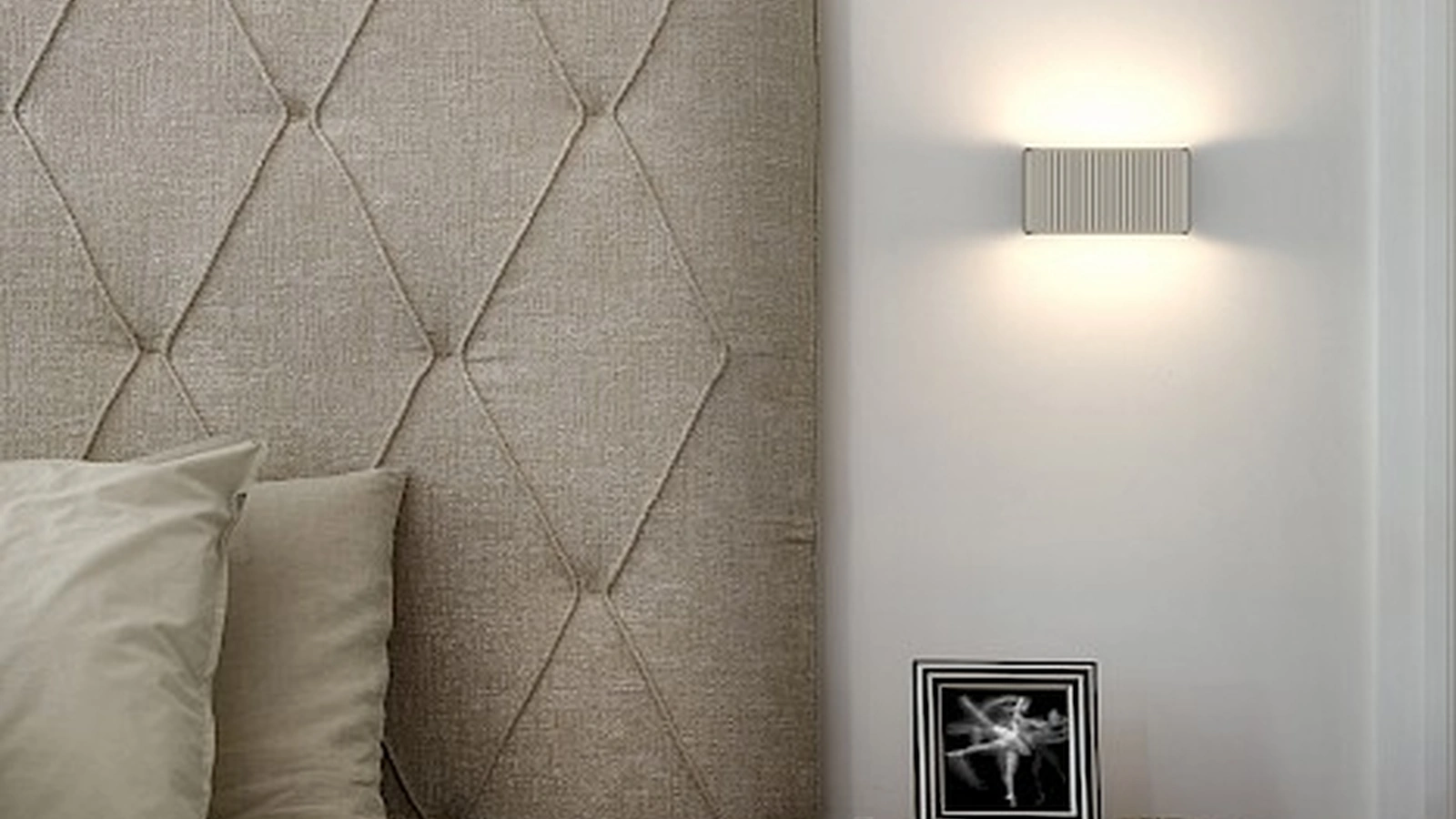 Lampada da parete in alluminio Dresscode di Rotaliana