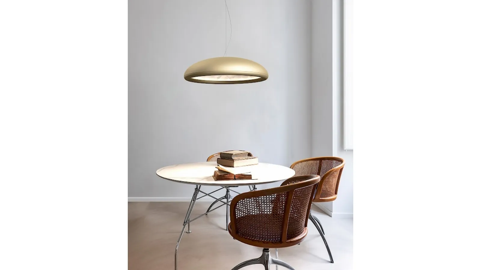 Lampada a sospensione in alluminio verniciato Febo di Rotaliana