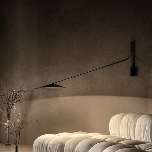 Lampada sottile ed elegante da parete in metallo Glifo Applique di Pentalight