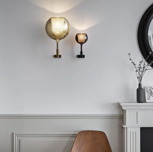 Lampada da parete a sfera in vetro Glo Applique di Pentalight