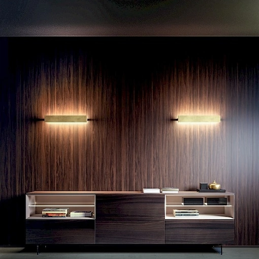 Lampada da parete in metallo con emissione della luce indiretta Ipe di Rotaliana