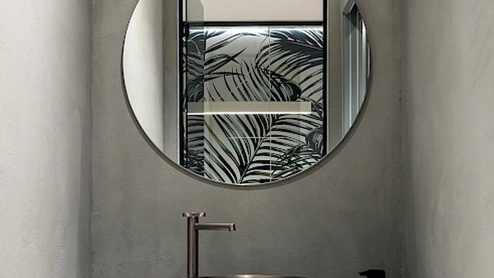 Lampada da parete in metallo con emissione della luce indiretta Ipe di Rotaliana