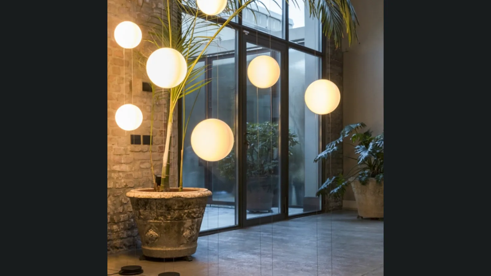 Lampada terra soffitto Orbit di Mogg