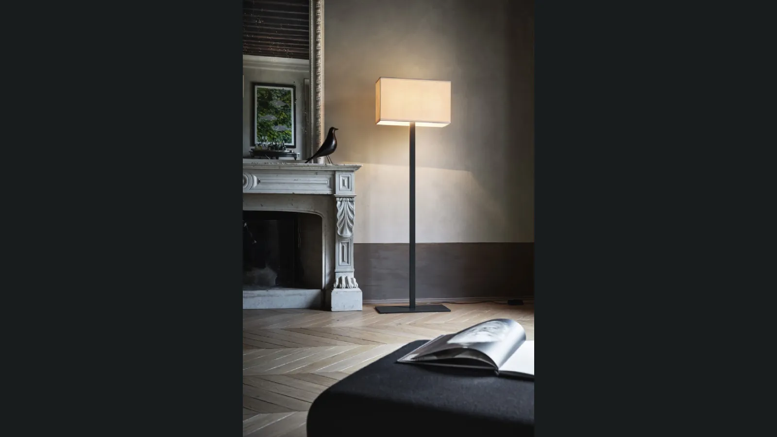 Lampada da terra con struttura in metallo e paralume in tessuto Tosca di Pentalight