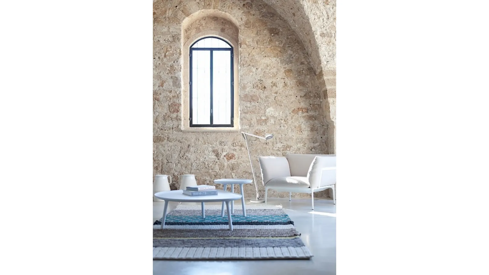 Lampada da terra in alluminio verniciato String di Rotaliana