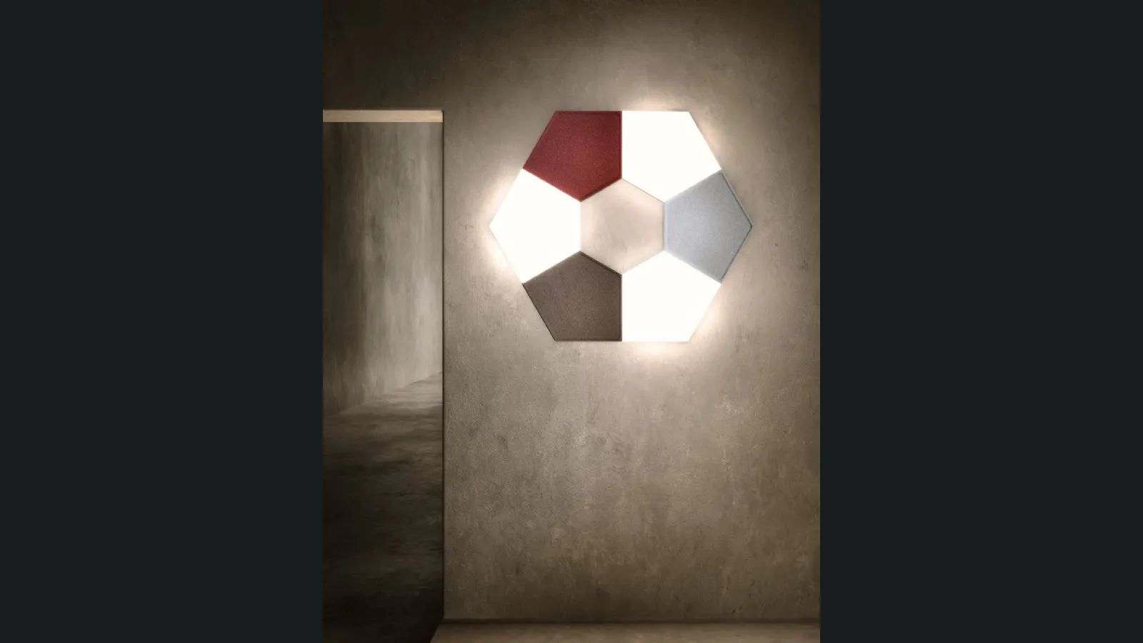 Lampada da parete in tessuto fonoassorbente Tile Applique di Pentalight