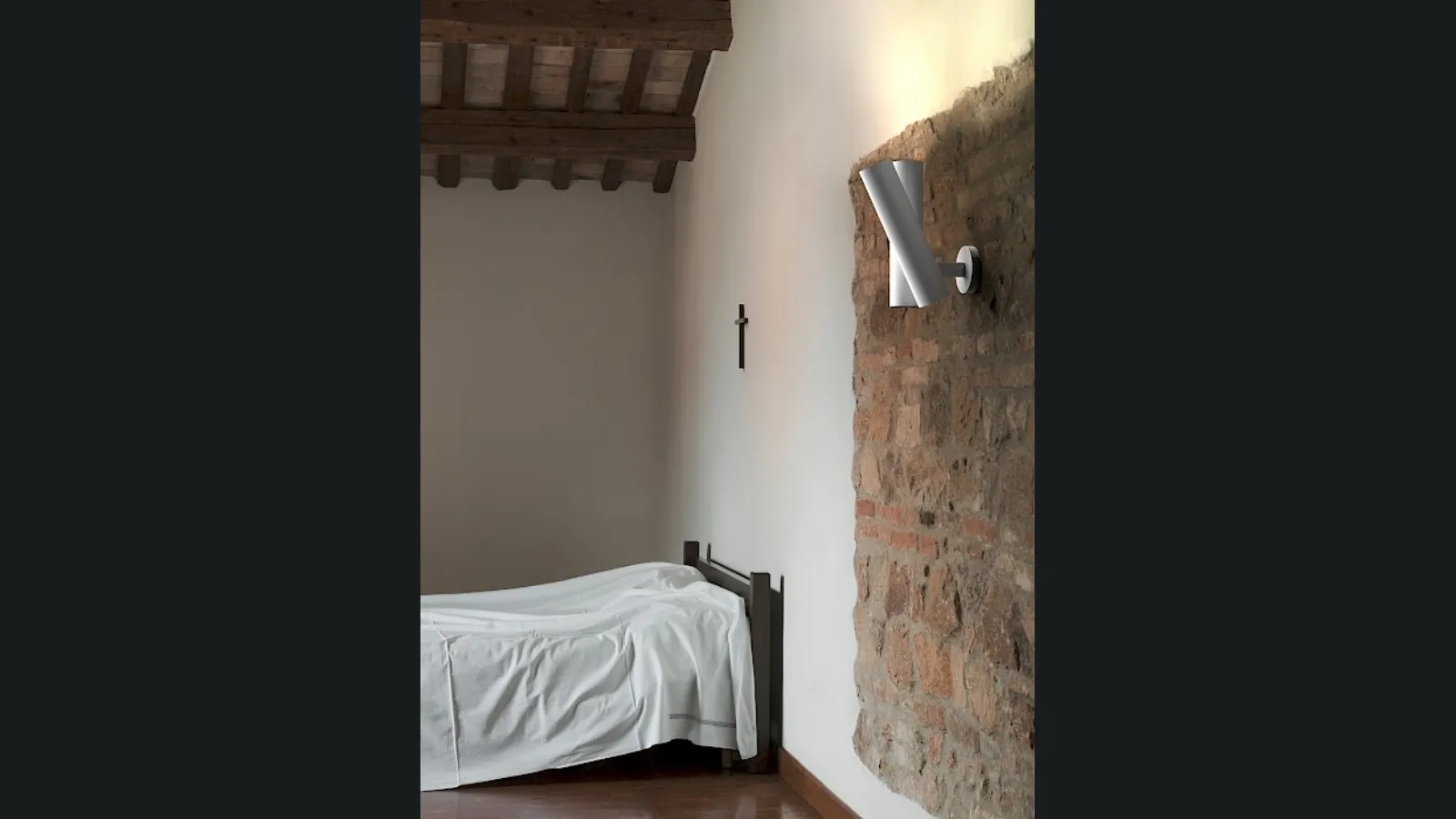 Lampada da parete orientabile in alluminio Tobu di Rotaliana