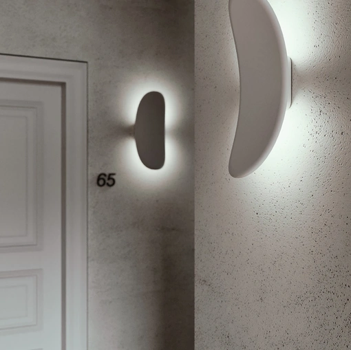 Lampada da parete in alluminio pressofuso verniciato bianco Vela Applique di Pentalight