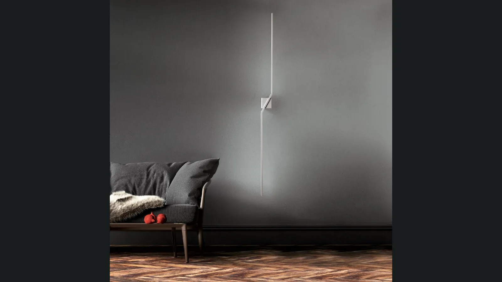 Lampada da parete in metallo dalla forma esile e rigida Stick di Vivida International