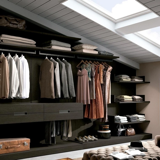 Cabina Armadio mansardata lineare Railsystem 11 di Ferrimobili