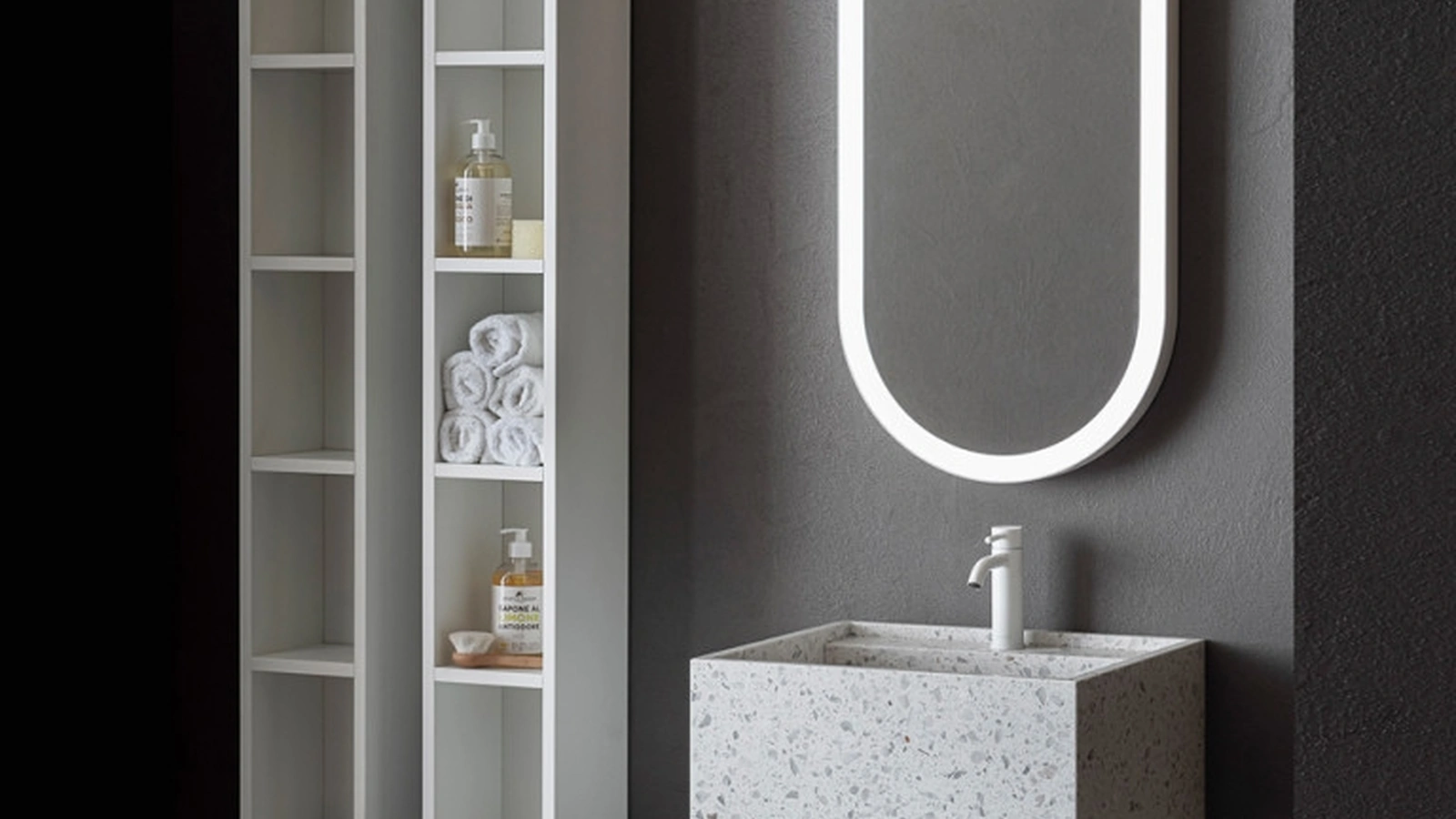 Lavabo Pilar 107 in graniglia bianca di Pirovano Bagni