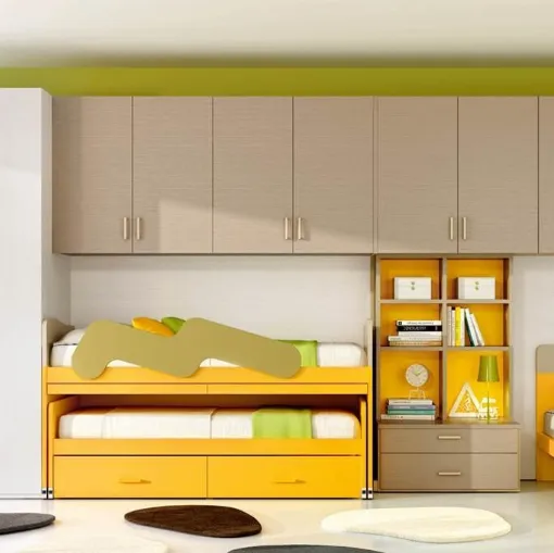 Cameretta 628 a ponte con tre letti, di cui uno estraibile di Ferrimobili