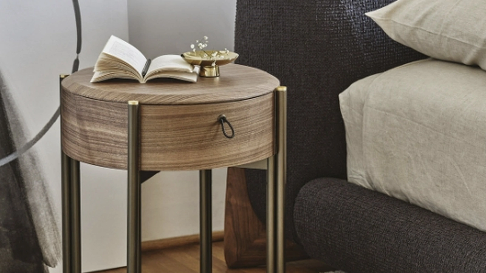 Comodino Bayus Tondo 44 di Porada