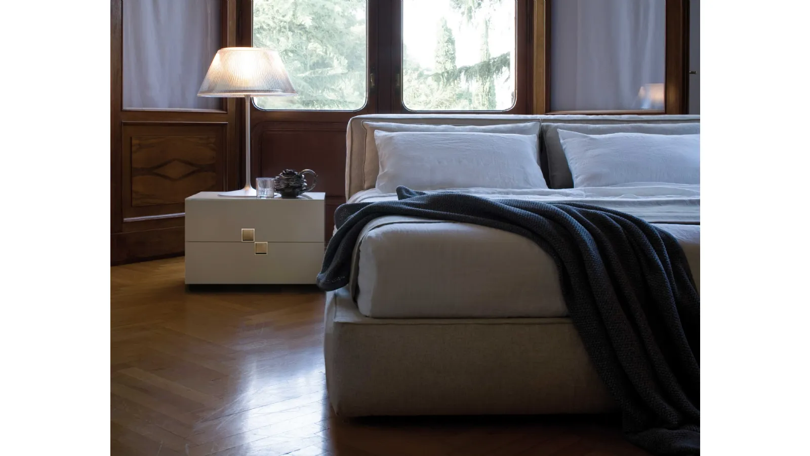 Comodino con maniglia ad incasso Querini di Estel