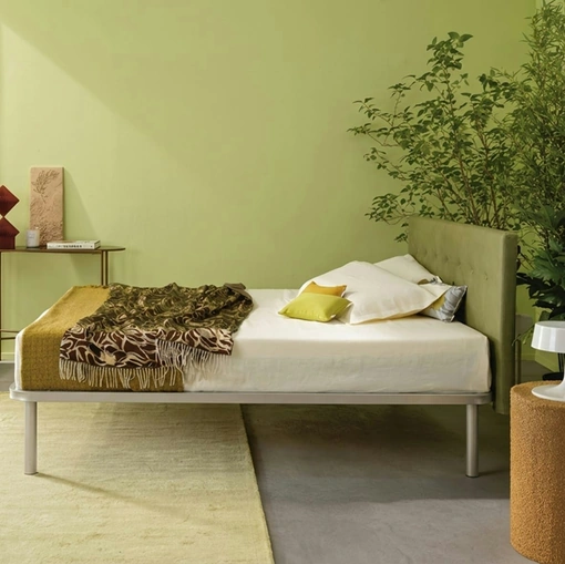 Letto con testiera trapuntata Simplicity Project C55 di Dorsal