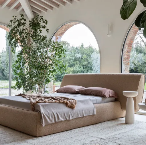 Letto matrimoniale imbottito scultoreo Rio di Mogg