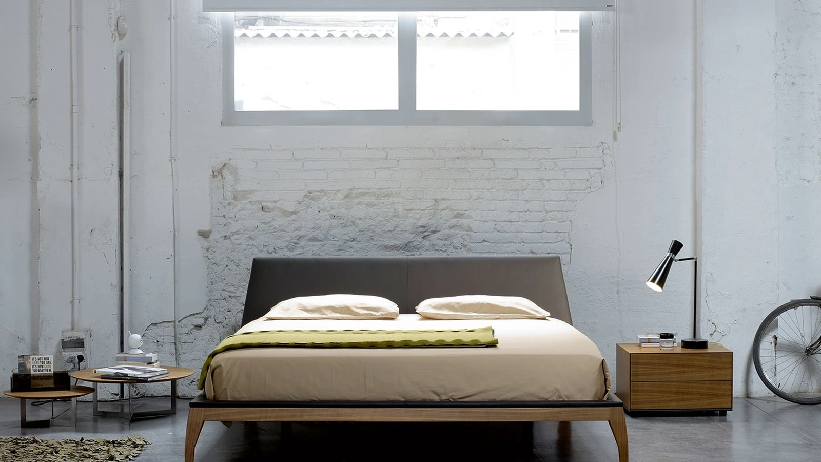 Letto Bel in Walnut and Leather di Treku