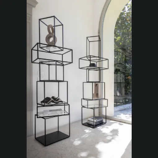 Libreria in metallo con ripiani in cristallo Babylon di Mogg