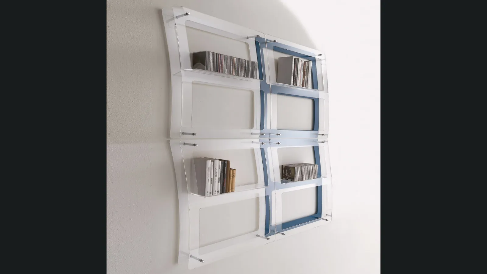 Libreria sospesa in plexiglass Venus di Ponti Terenghi