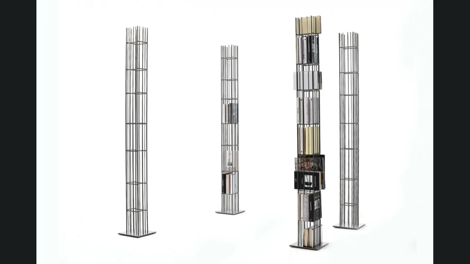 Libreria di design autoportante Metrica Tower di Mogg