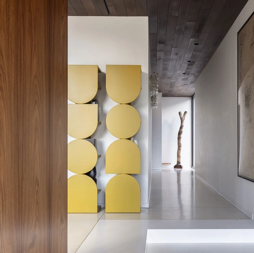 Libreria Shape Tower di Mogg
