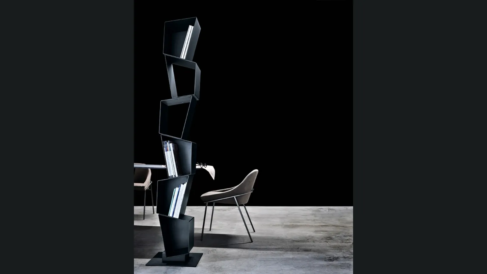 Libreria componibile di design in metallo Su di Ronda Design