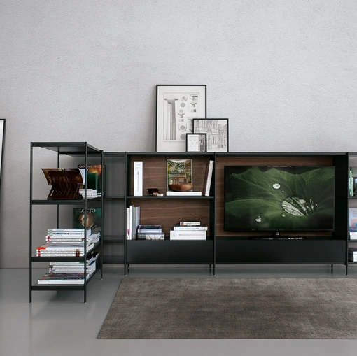 Libreria angolare in alluminio con frontali in vetro laccato nero e schienale in MDF noce XY configurazione 29 di Extendo