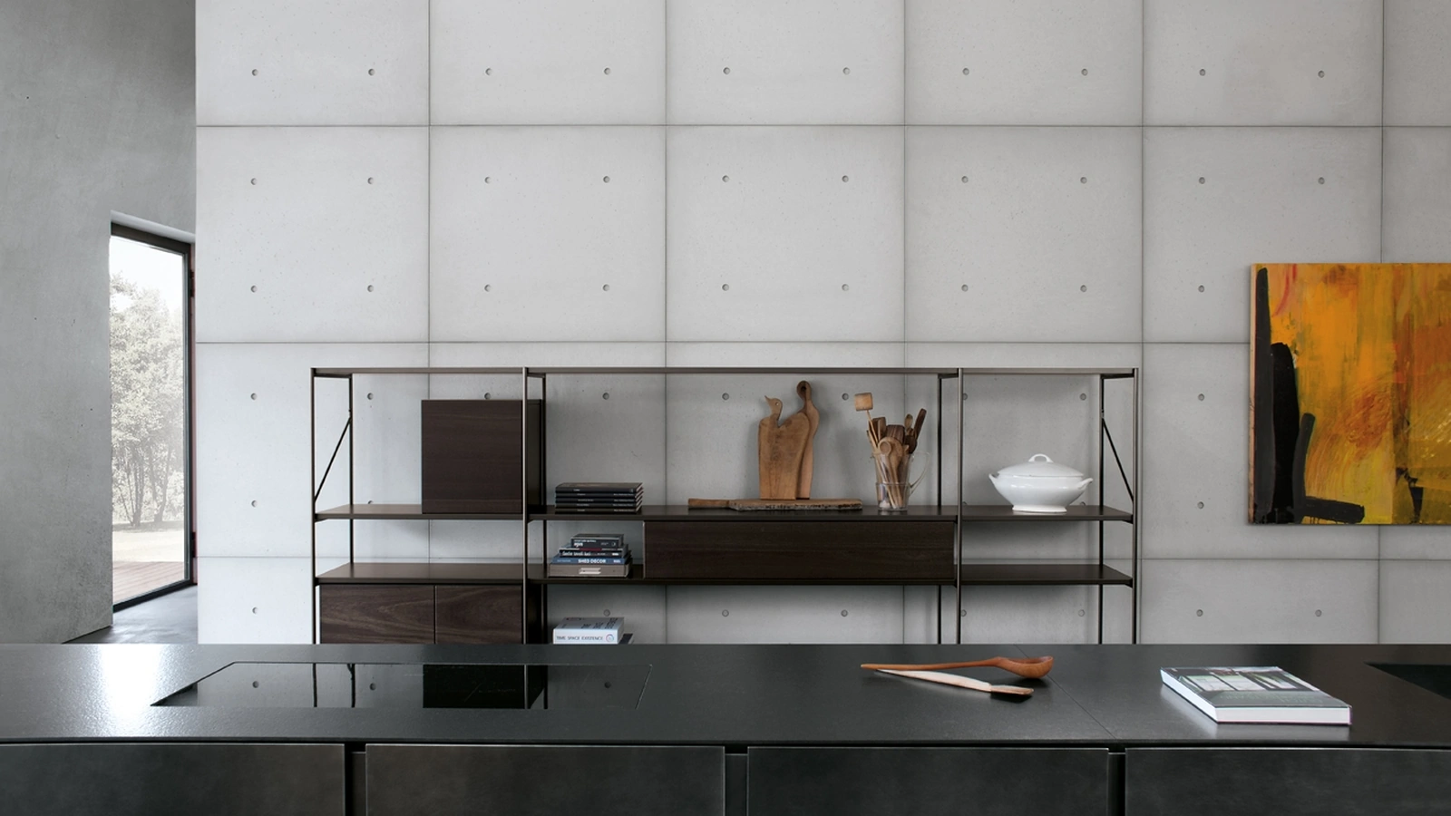 Libreria con frontali in HPL rovere affumicato e struttura in alluminio bronzo XY configurazione 32 di Extendo