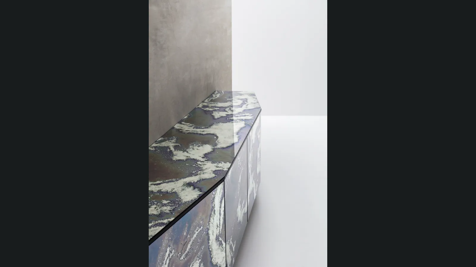 Madia Angle in ceramica di Ditre Italia