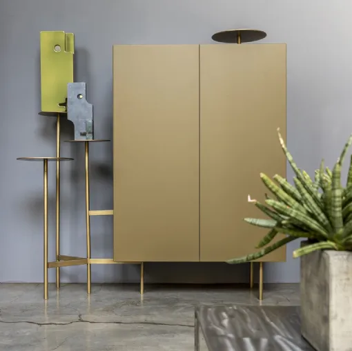 Madia Alta in laccato con supporti in metallo Ikebana di Mogg