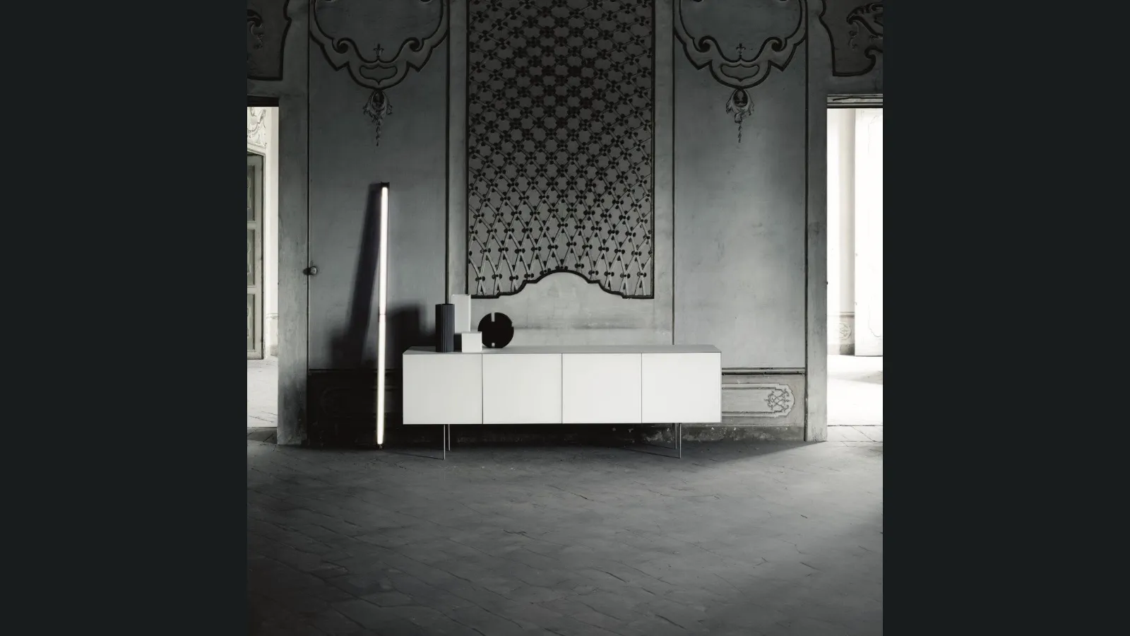 Madia Magic Box in cristallo laccato Bianco di Glas Italia