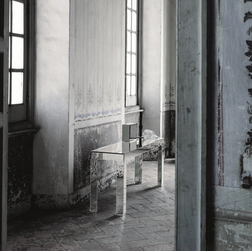 Mobile ingresso Mirror Mirror in cristallo finitura a specchio di Glas Italia