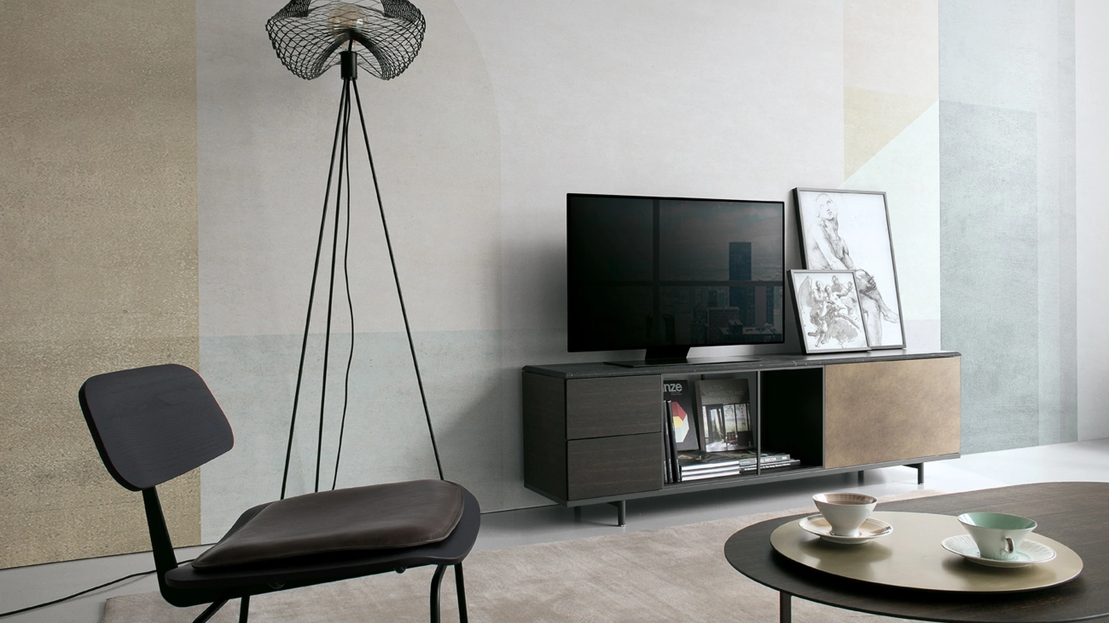Mobile Porta Tv con ante in rovere affumicato e laccato metallo ottone e top in marmo nero Atelier configurazione 03 di Extendo