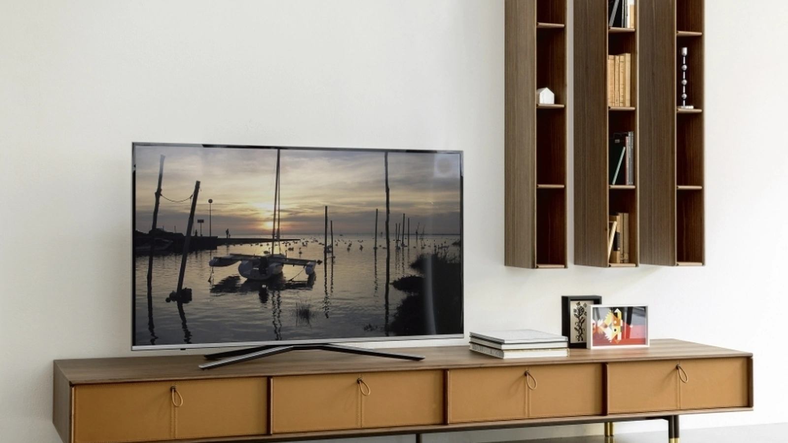 Mobile Porta Tv Bayus TV di Porada