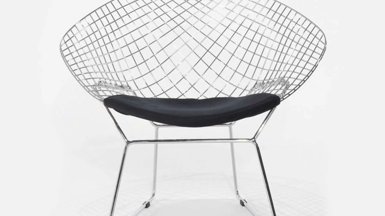 Poltroncina Asia in tondino di metallo di Sigerico