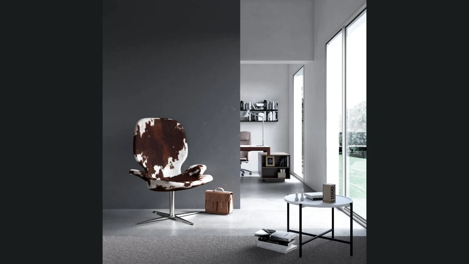 Poltrona in pelle di mucca pezzata con struttura in metallo Clarke di Estel