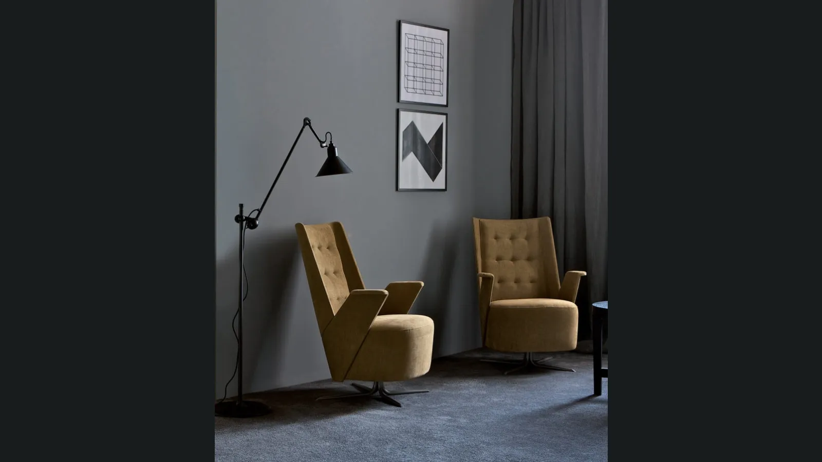 Poltrona in tessuto con movimento oscillante Embrasse Lounge di Estel