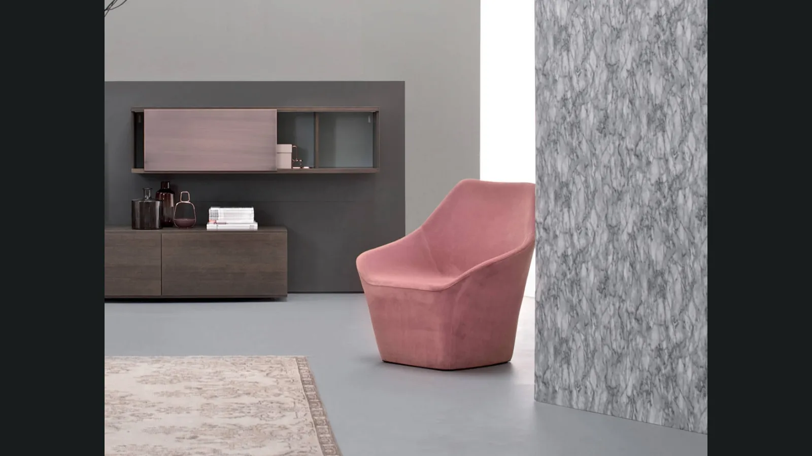 Poltroncina in tessuto comoda ed elegante Rhea di Estel