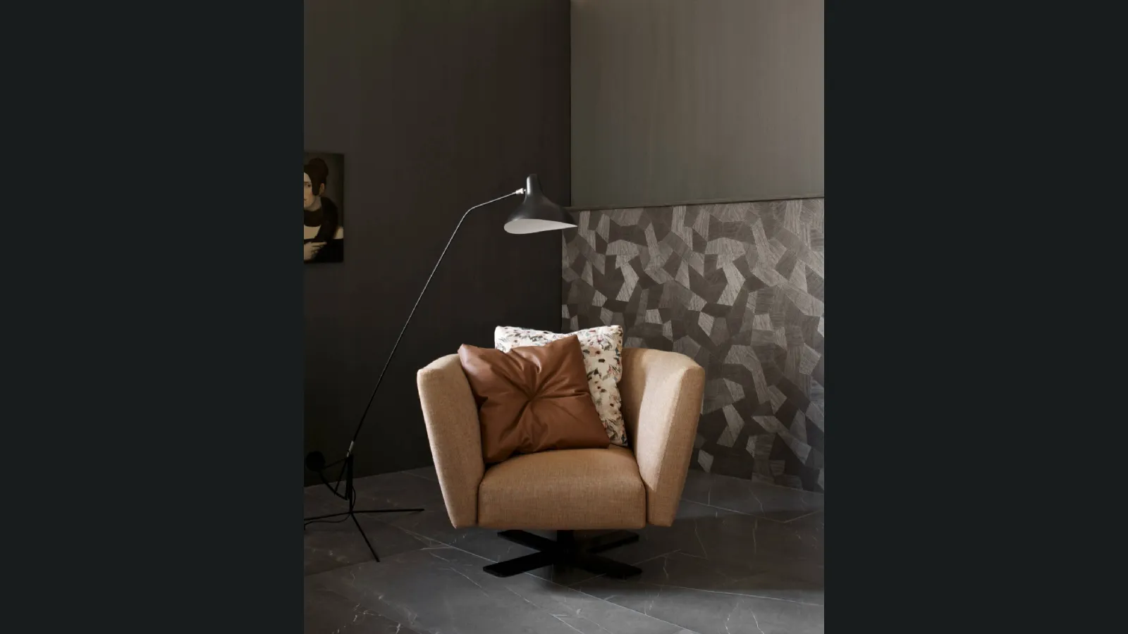 Poltroncina in tessuto con base in metallo Saint Barth di Estel