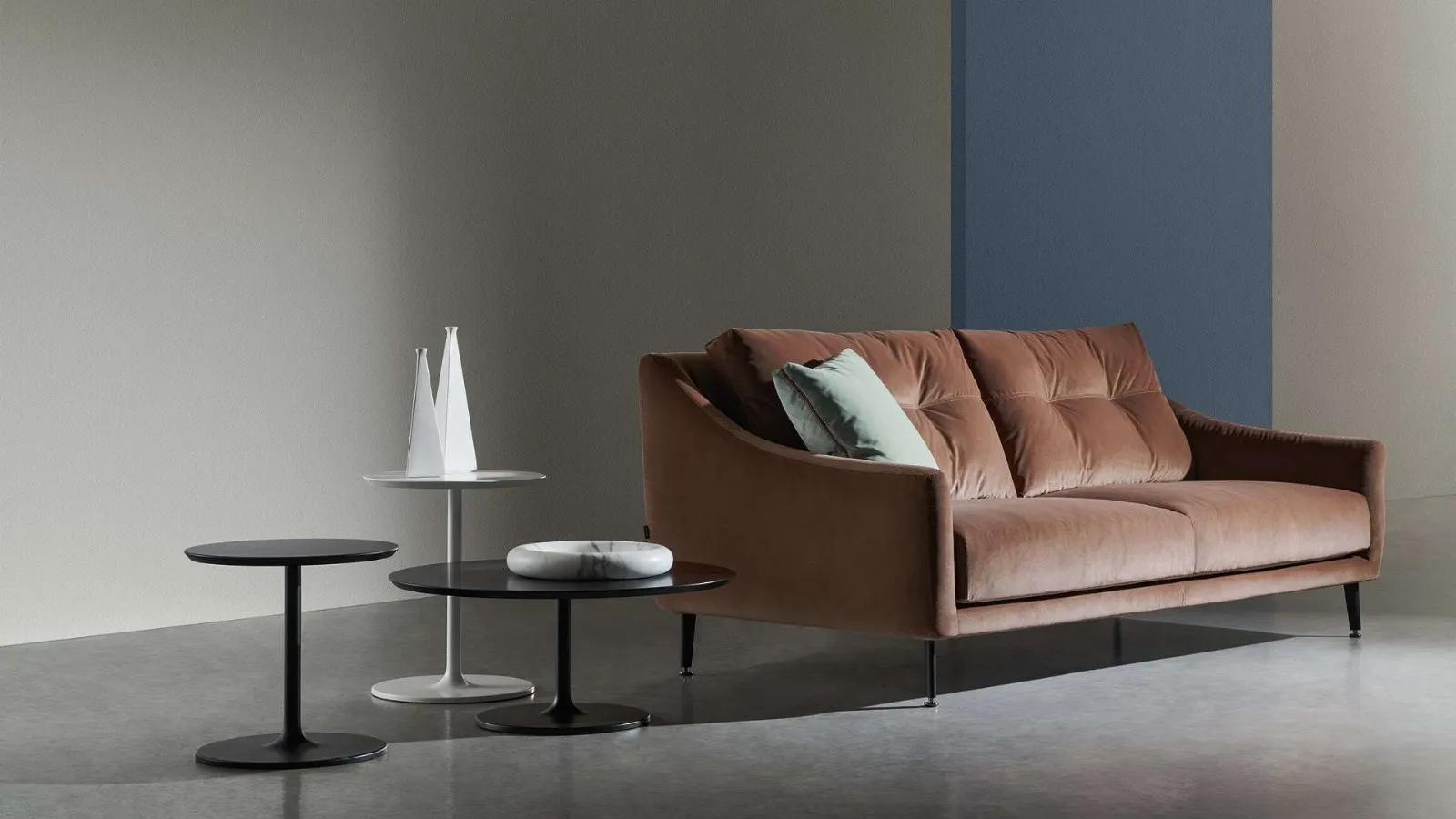 Divano lineare Ascot di Twils Lounge