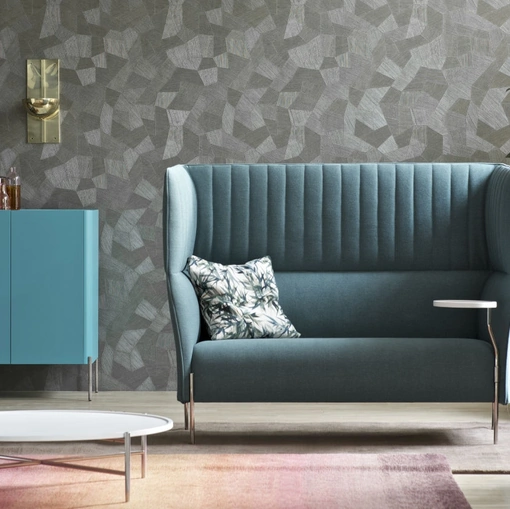 Divano in tessuto con schienale alto e piedini in metallo Dolly di Estel