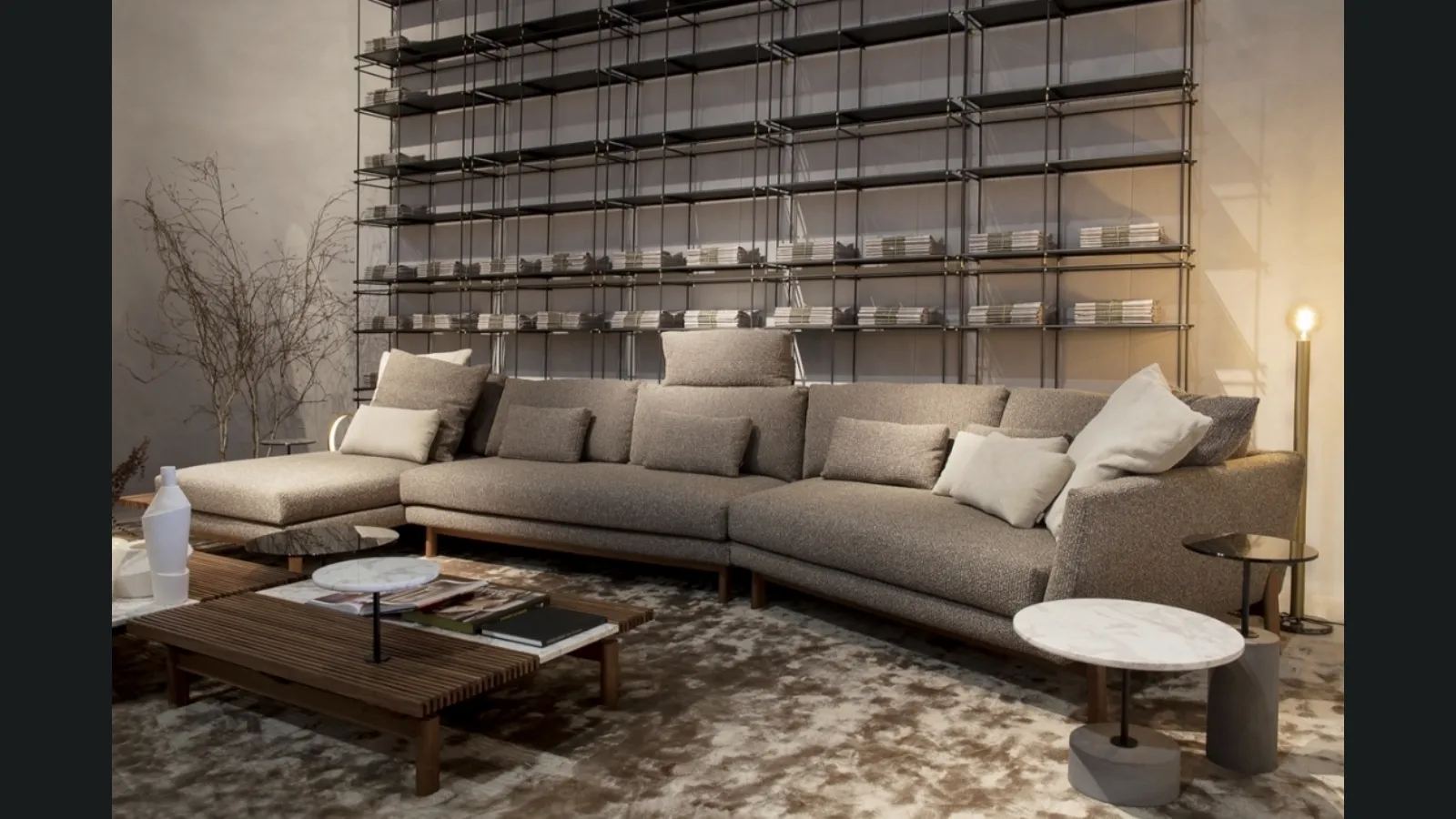 Divano in tessuto con penisola Feel di Vibieffe