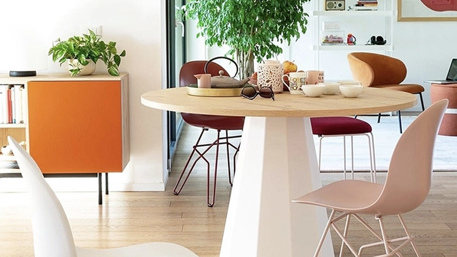 Sedia Academy in polipropilene con gambe in metallo MT di Sedie Brianza