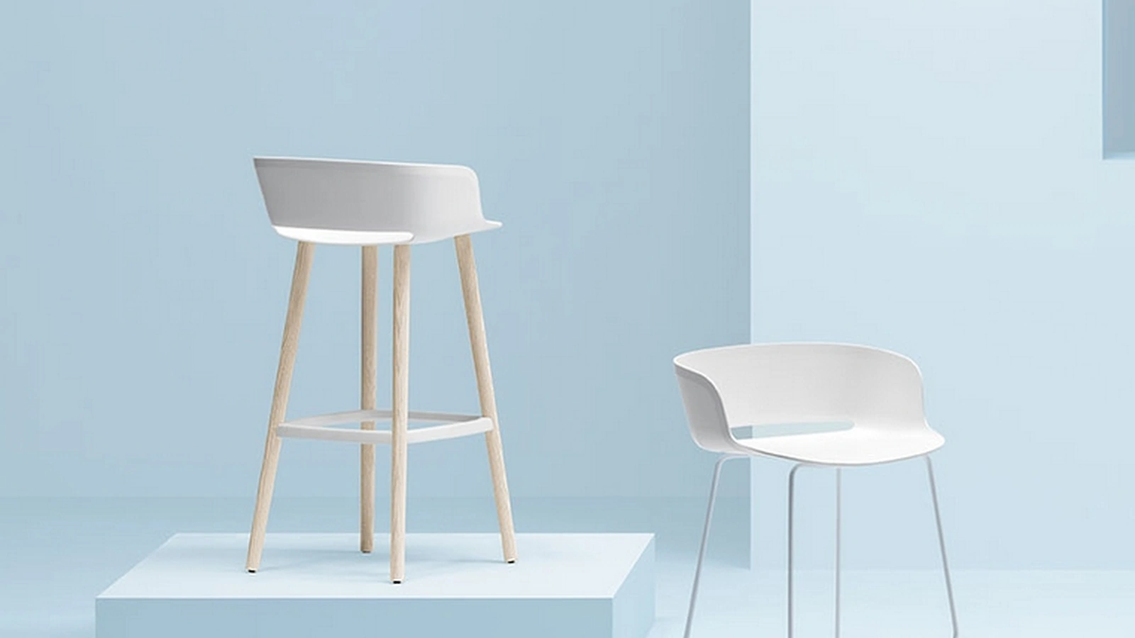 Sgabello Babila SG L in polipropilene con gambe in legno di Sedie Brianza