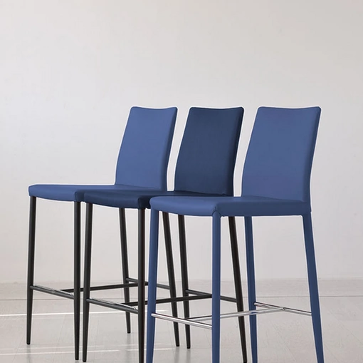 Sgabello Bess SG in tessuto imbottito e base in metallo di Sedie Brianza