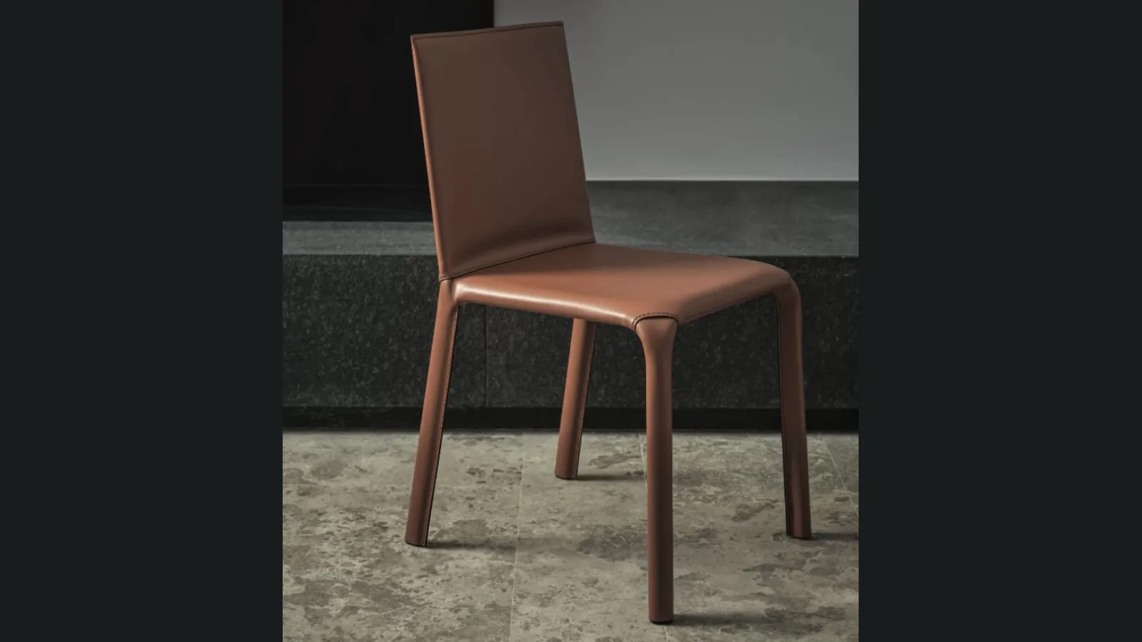 Sedia Alice completamente rivestita in cuoio di Bontempi