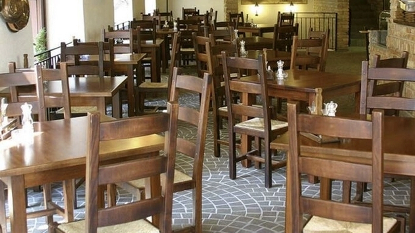 Sedia Brachetto in legno con seduta impagliata di Sedie Brianza