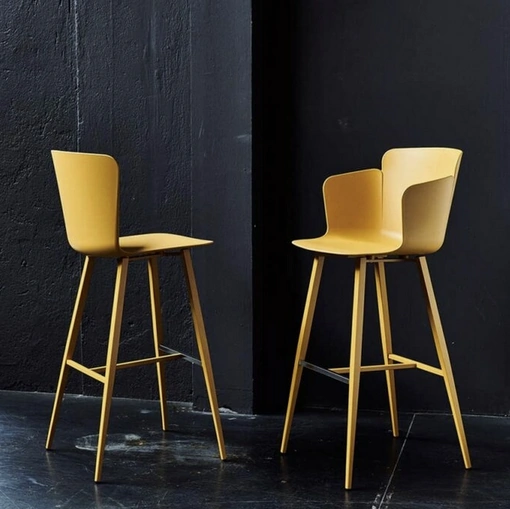 Sgabello Calla SG in polipropilene con o senza braccioli di Sedie Brianza